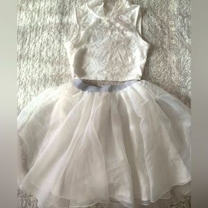 Girls 2-piece skirt/top set. Tween 12-14.